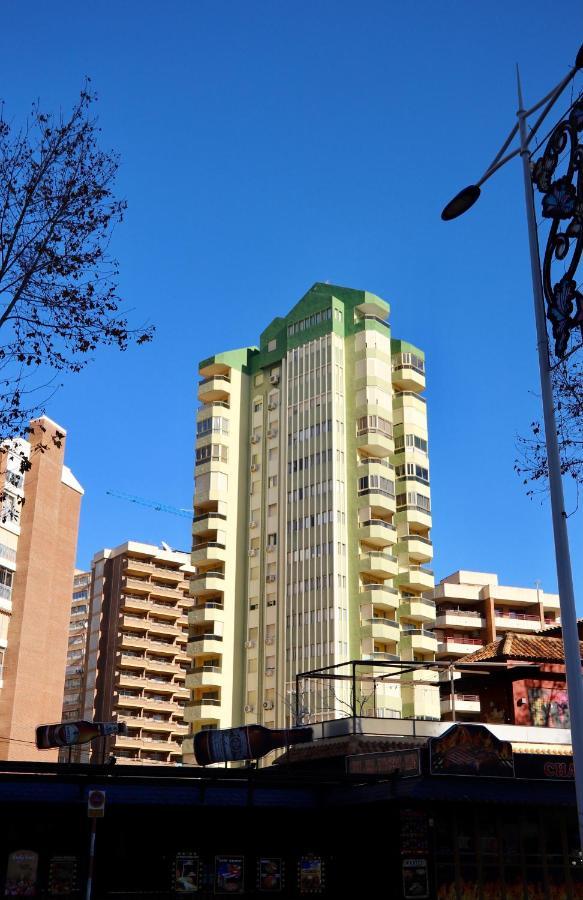 Apartamentos Torre Gerona Benidorm Bagian luar foto