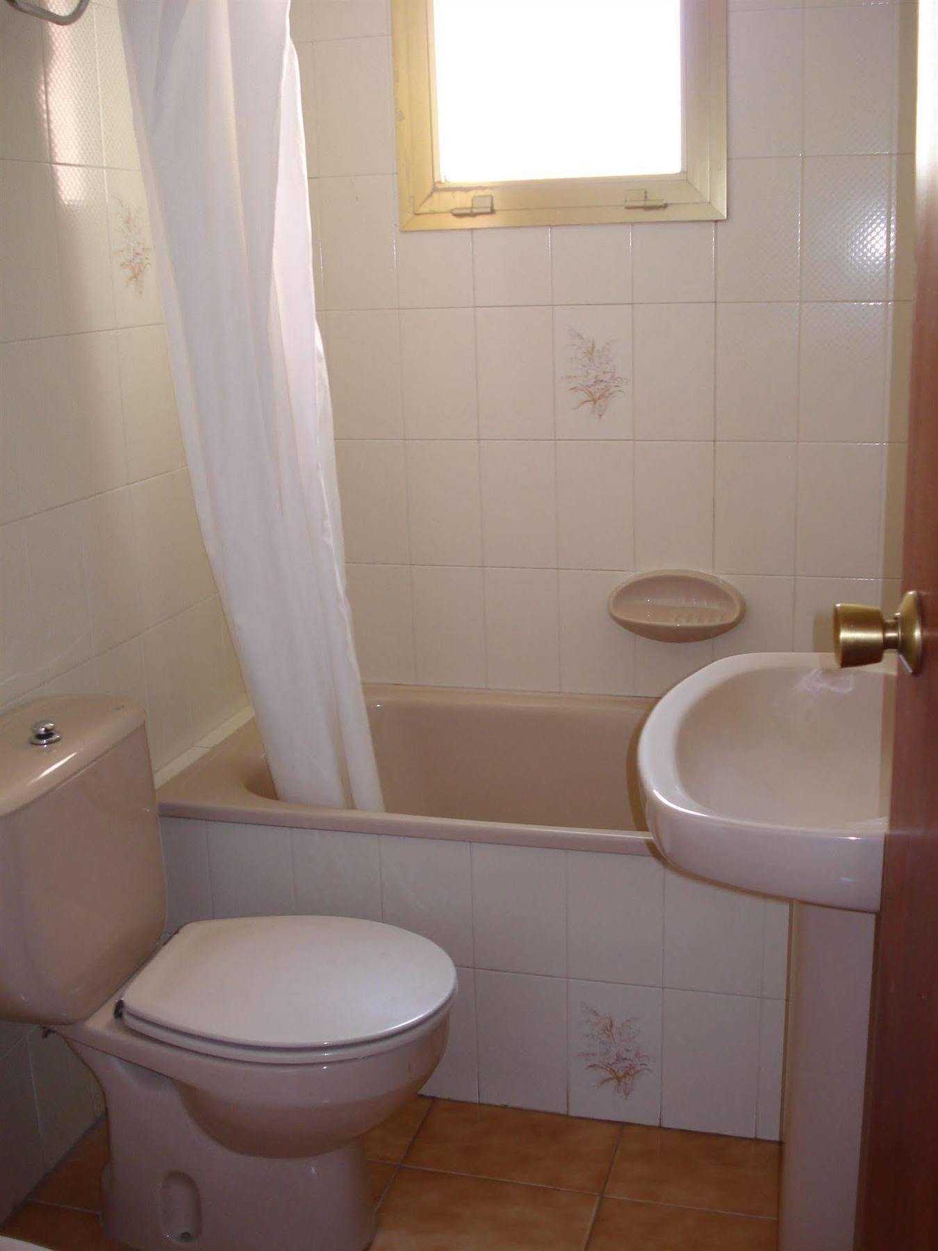 Apartamentos Torre Gerona Benidorm Bagian luar foto